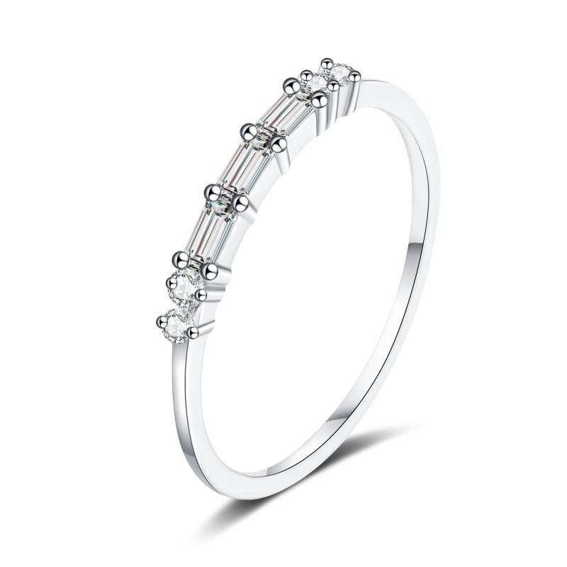 Round & Baguette Petité Diamond Ring / PK-56R/MTE